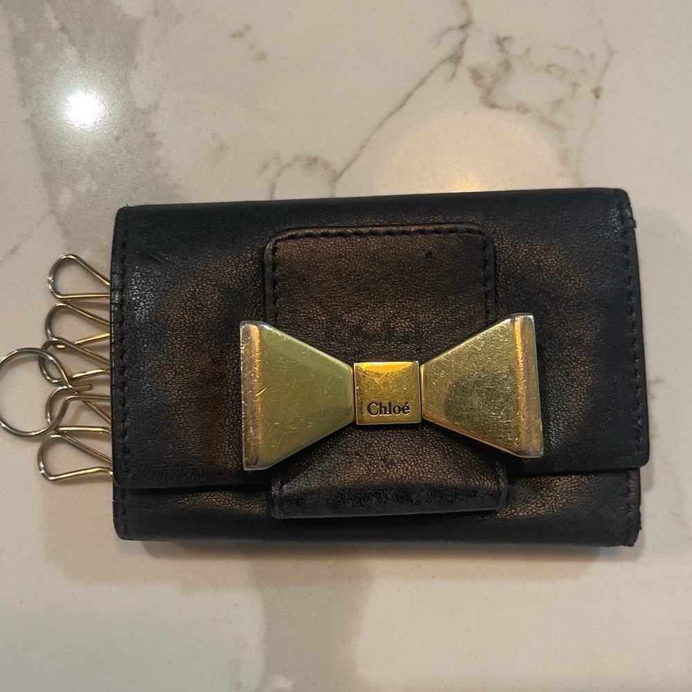 Black and Gold Key Holder CHLOE